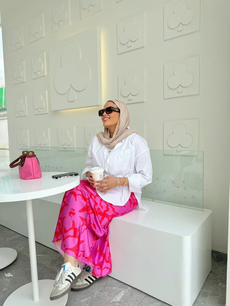 pink skirt