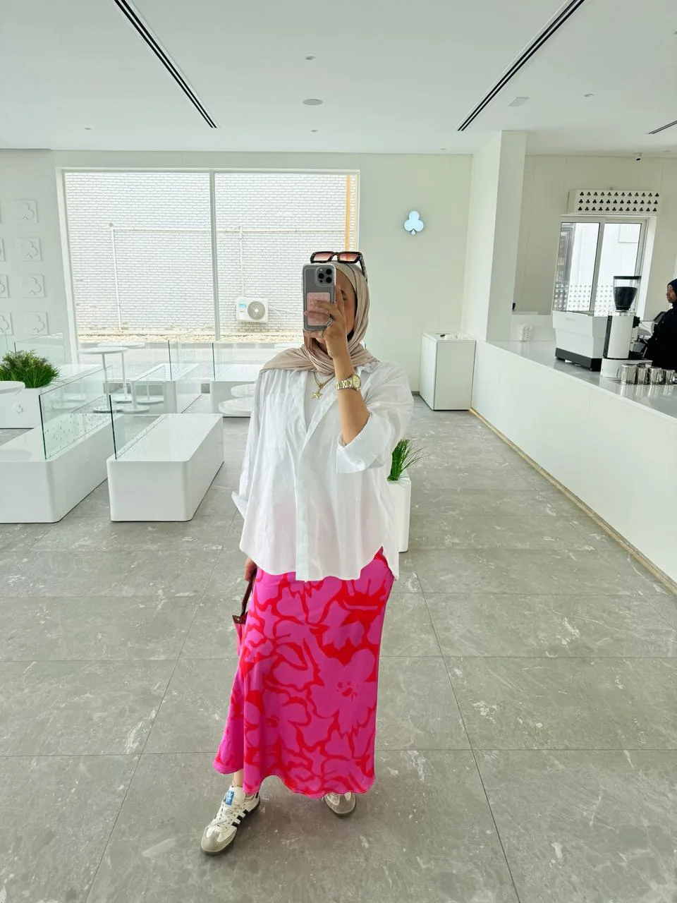 pink skirt