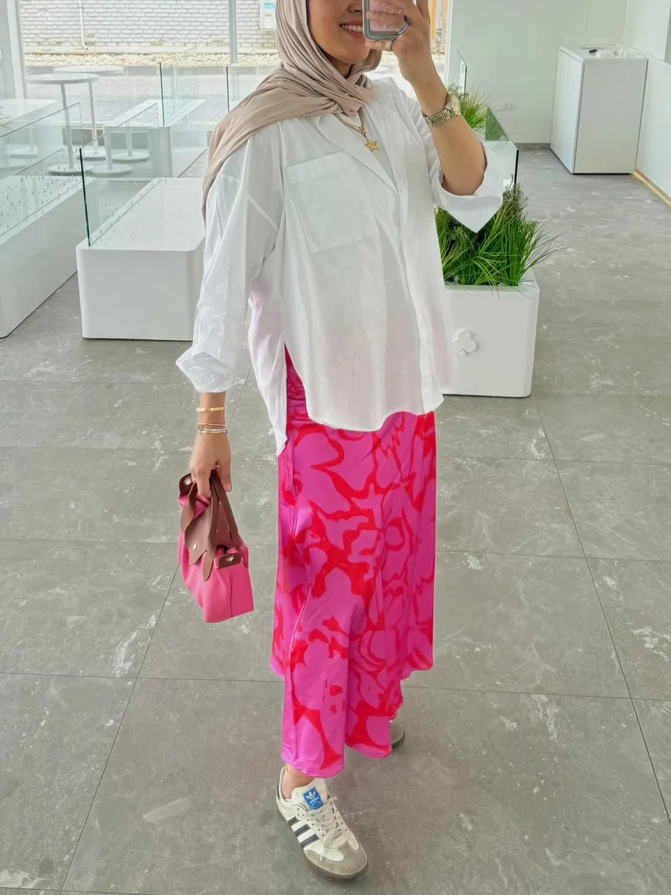 pink skirt